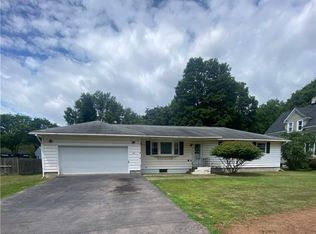 458 Sayles St, Oneida, NY 13421