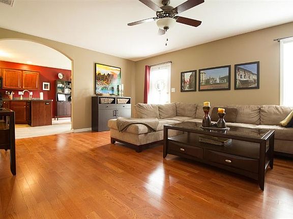 3rd image of 2917 Trailwood Ln