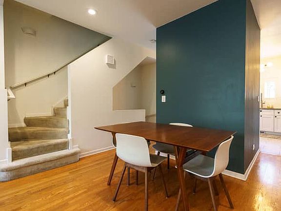 5th image of 3872 N Milwaukee Ave