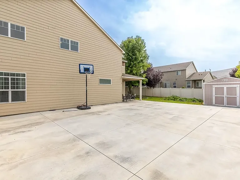 1653 Brantingham Rd — Photo 33