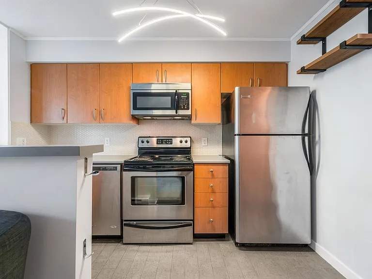 1295 Richards St #311 — Photo 9
