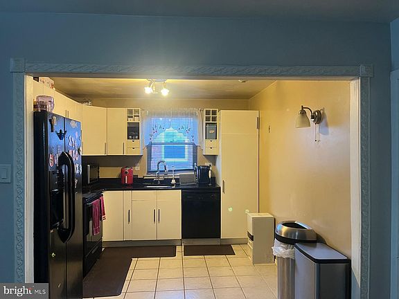 2nd image of 8931 E Roosevelt Blvd