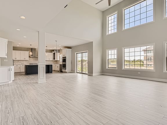 5th image of 7500 Mayfield Dr