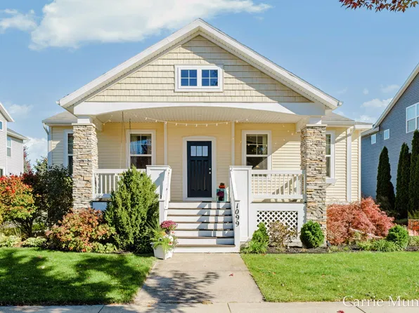 1099 Graystone Rd, Holland, MI 49423
