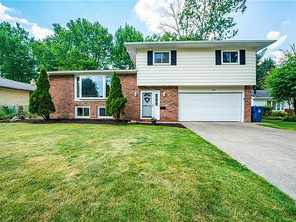 2nd image of 28291 Gardenia Dr