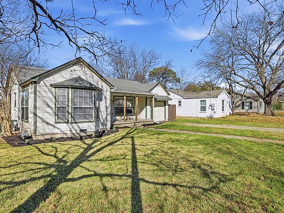 2nd image of 1015 N Howeth St