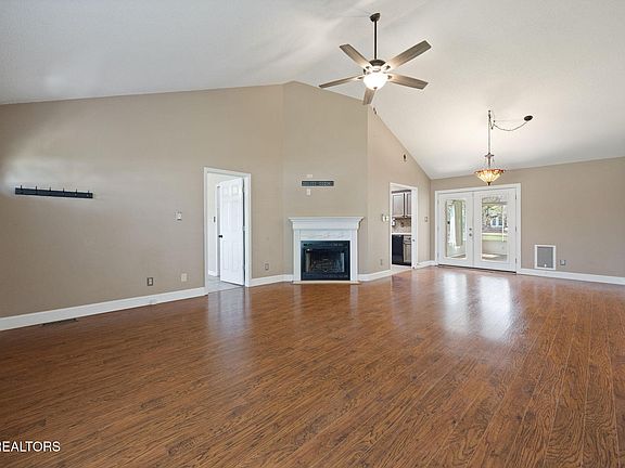5th image of 235 Lavista Dr