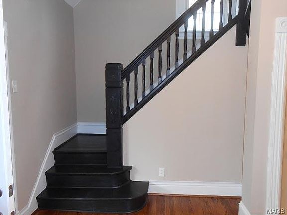 4th image of 6408 Lloyd Ave