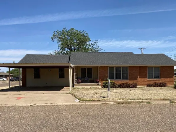 320 W Spruce St, Lockney, TX 79241