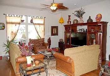 5th image of 173 Elmwood Dr