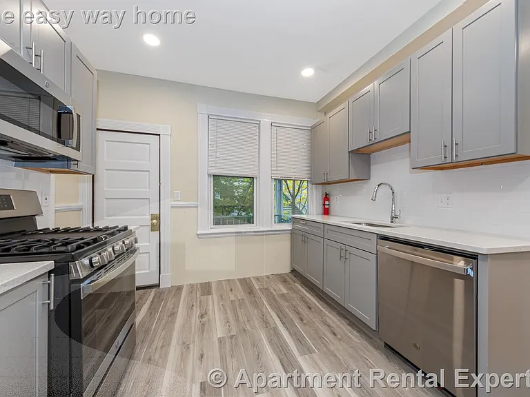 44 Brackett St #1 — Photo 3