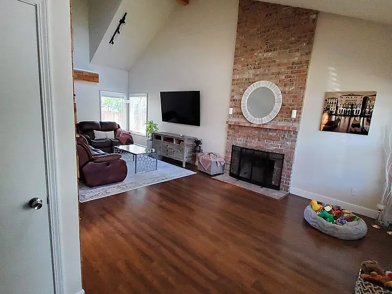 16003 SW Rockrose Ln — Photo 2