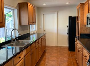 28 Portola Ln, Santa Barbara, CA 93105