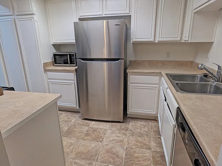 4454 Coldwater Canyon Ave #201 — Photo 10