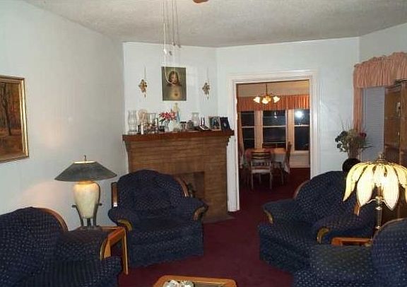 2nd image of 102 Greenwood Pl