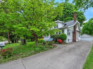 1649 Woods Rd, Akron, OH 44306