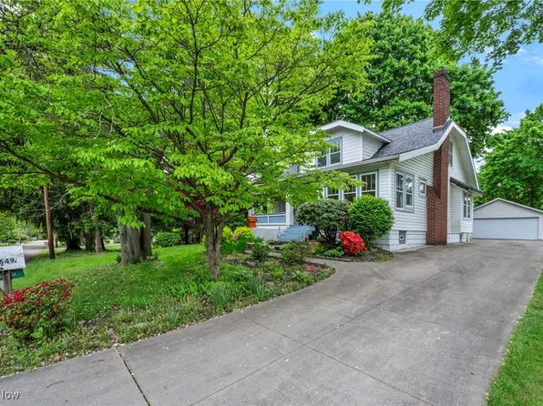 1649 Woods Rd, Akron, OH 44306