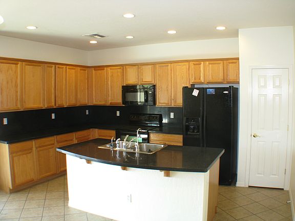 4th image of 14641 W Clarendon Ave