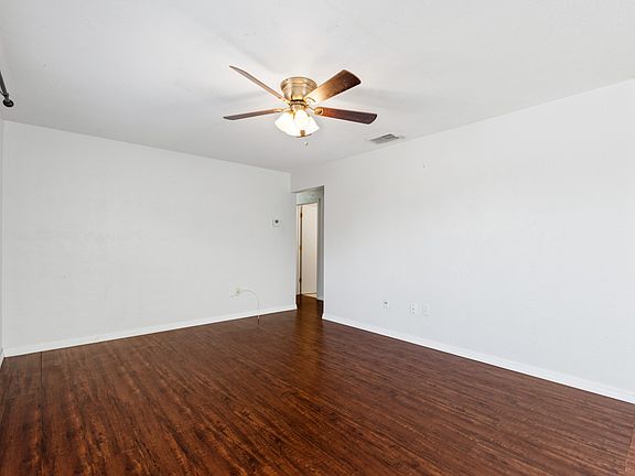 3rd image of 630 W Rich Ave #2