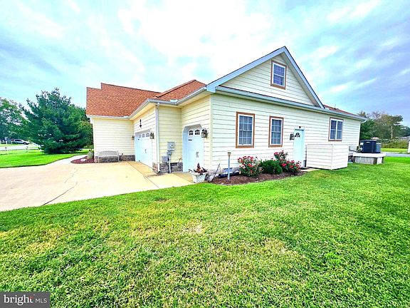 2nd image of 38269 Waterway Dr