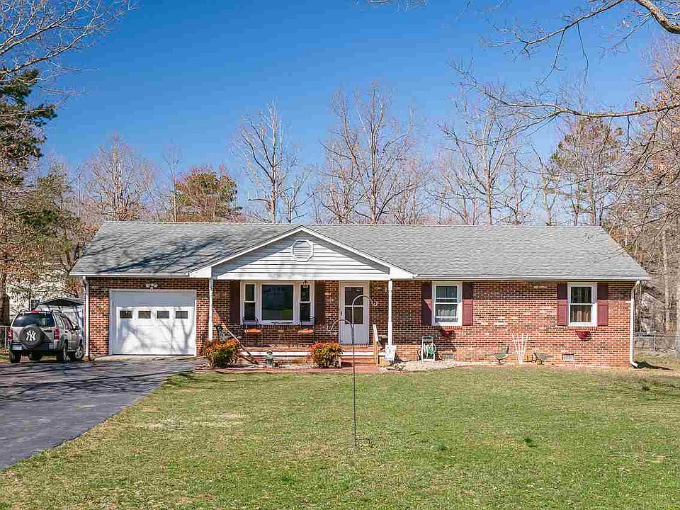 1st image of 305 Forest Springs Dr