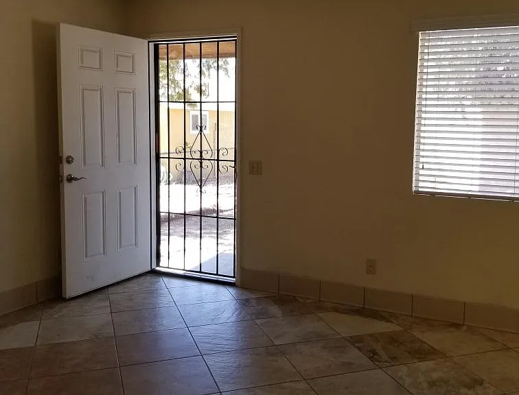 204 Cottonwood Ln #4 — Photo 8