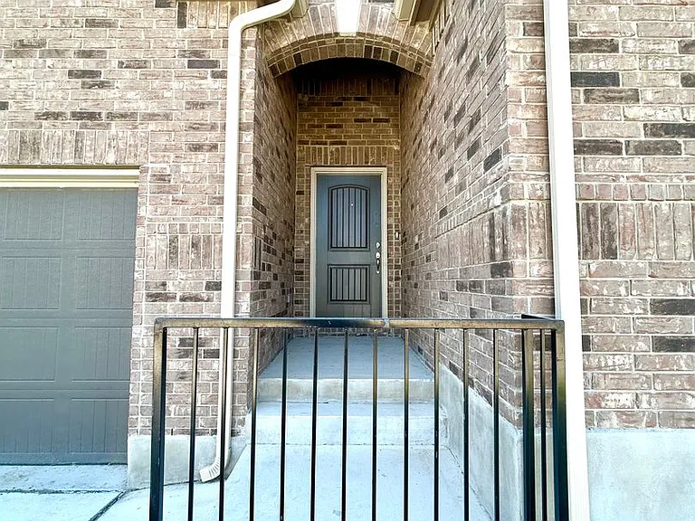 15352 Electra Cir — Photo 2