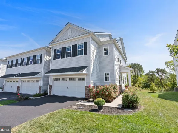 143 Knock Hill Dr, Royersford, PA 19468