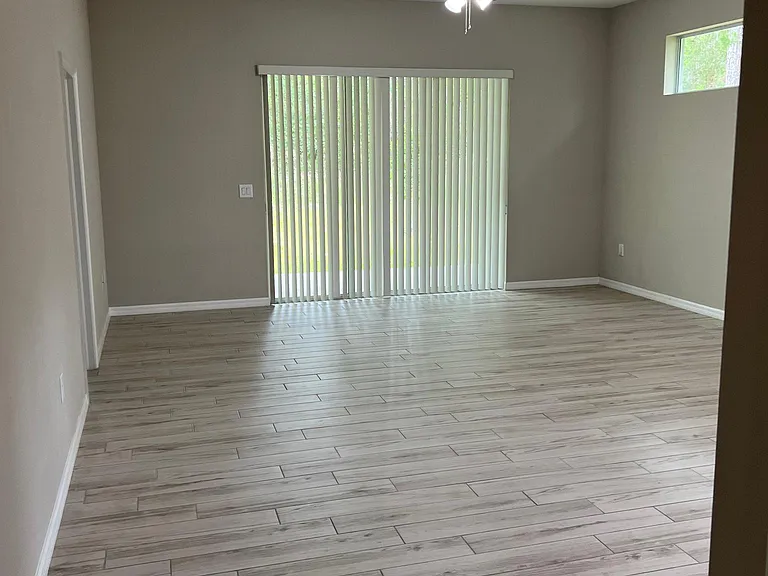 5810 W Oak Park Blvd — Photo 3