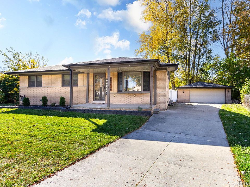 48363 Donahue Dr, photo 2