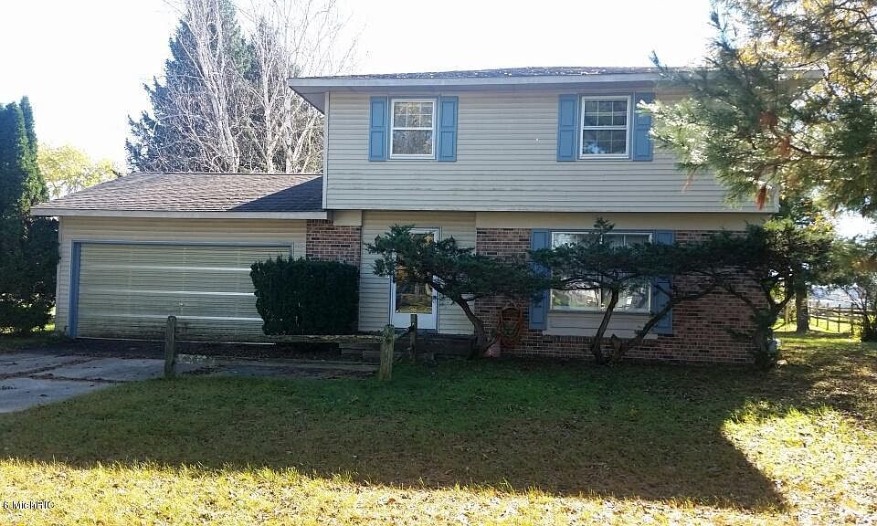 1st image of 20809 Emerald Ln
