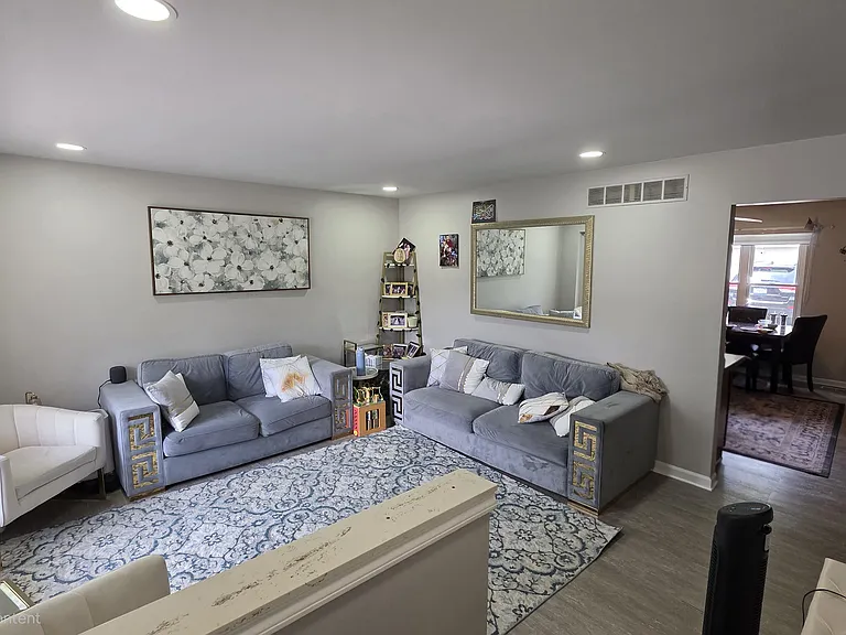 6115 Drexel St — Photo 3