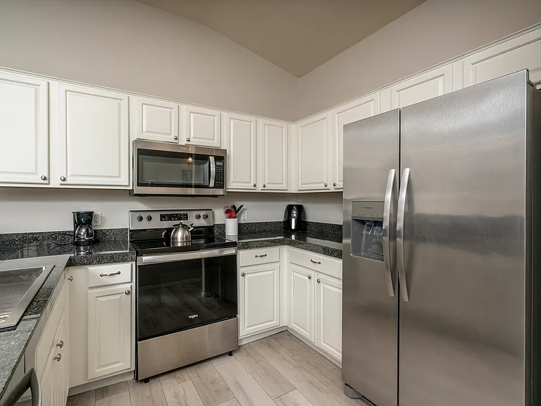 2250 E Deer Valley Rd #41 — Photo 2