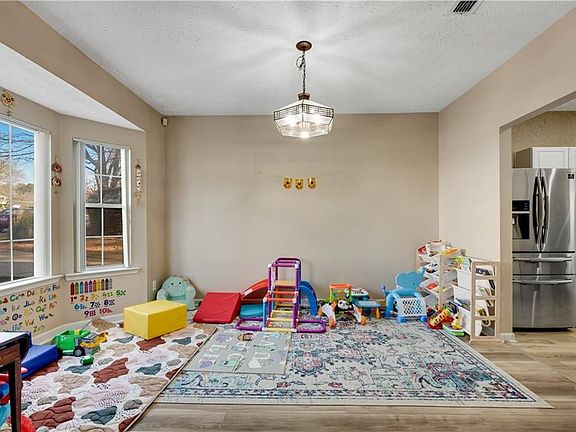 5th image of 10005 Lauren Hall Ct