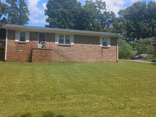 204 Garden Dr, Lafayette, TN 37083