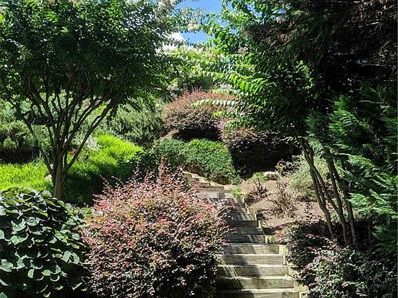5th image of 2359 Oberon Walk SE