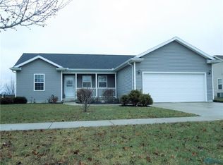 6612 Alexander Dr, Walbridge, OH 43465
