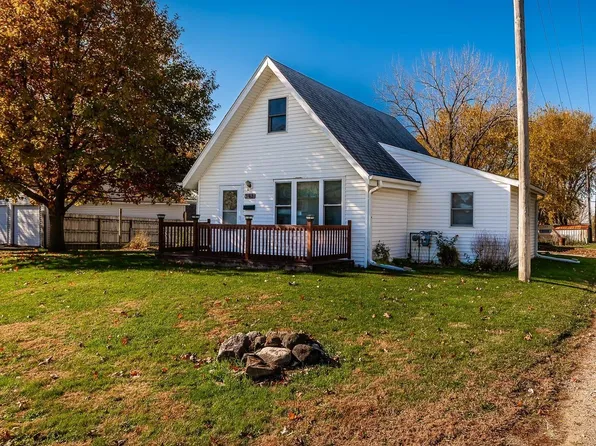 105 S Dubuque St, Albion, IA 50005