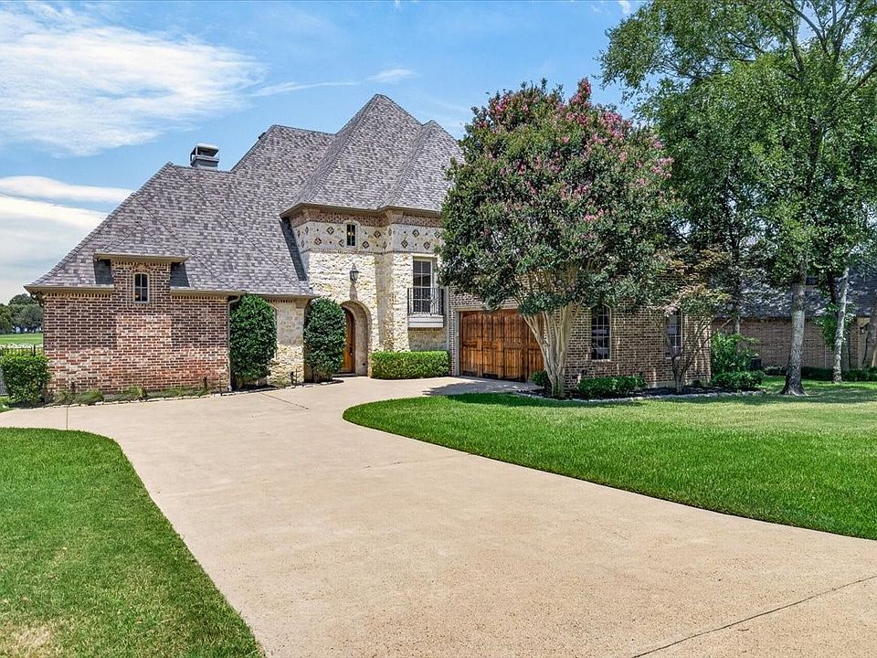 1st image of 308 Saint Andrews Dr