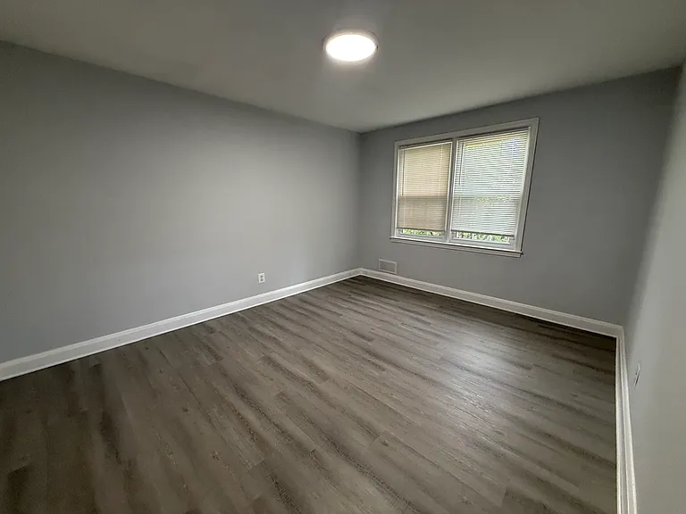 4 Winthrop Ct — Photo 6