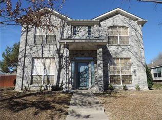 448 Dove Ln, Fort Worth, TX 76108