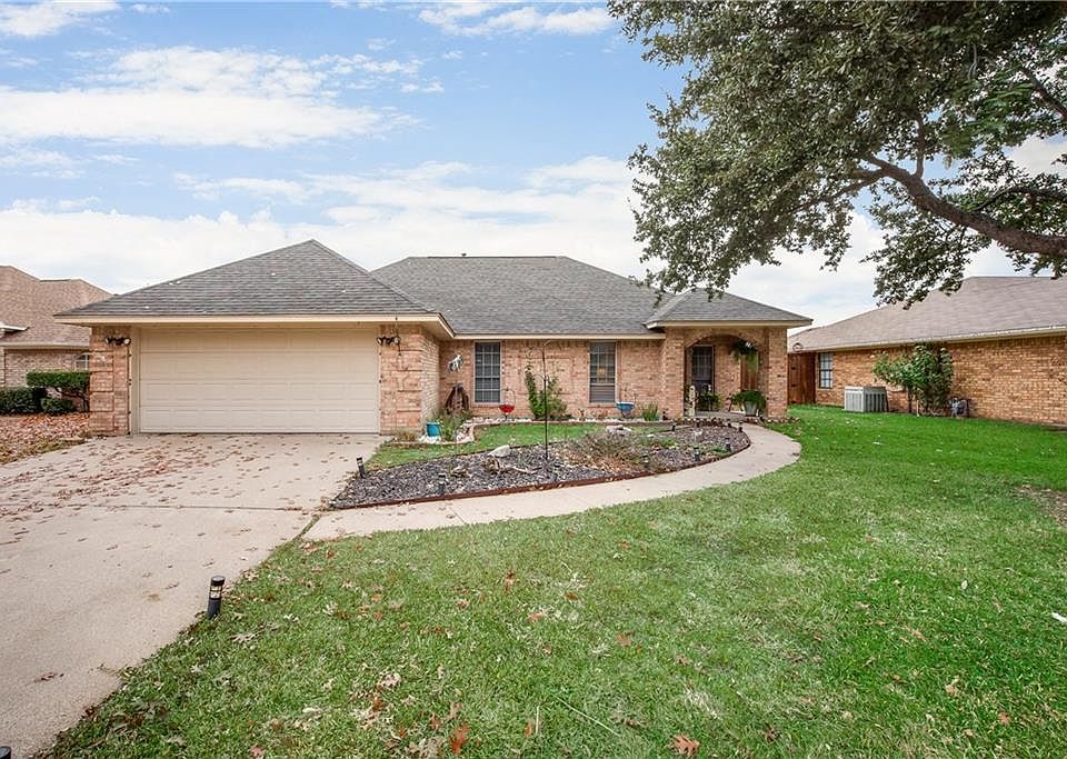 1st image of 107 Driftwood Ln
