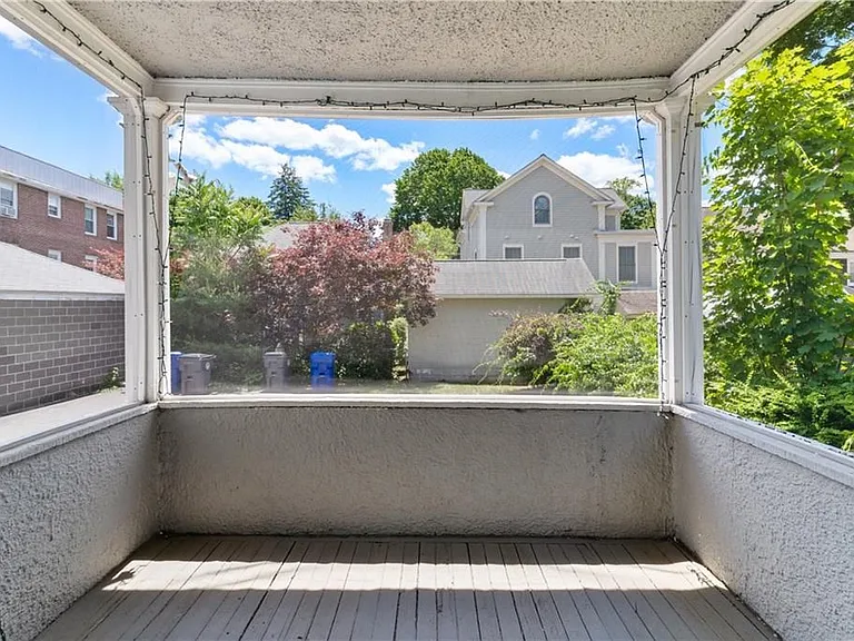 153 Irving Ave — Photo 17