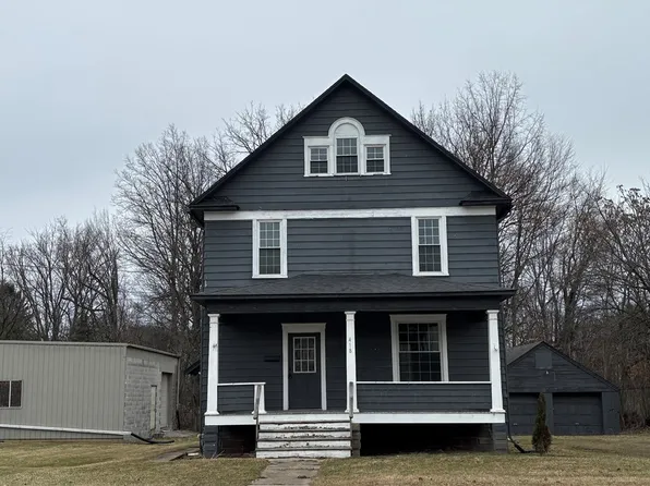 418 E Taggart St, East Palestine, OH 44413