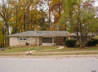 2733 Eastwood Dr, York, PA 17402