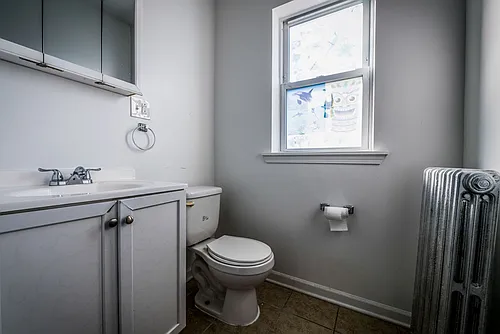 8141 S Kingston Ave Chicago, IL 60617 Photo 1