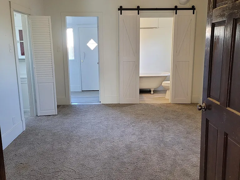 726 W Colorado Ave — Photo 2