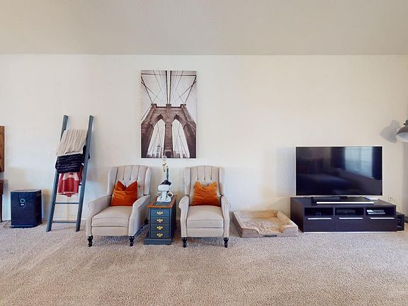 3rd image of 241 Hyde Park Pl