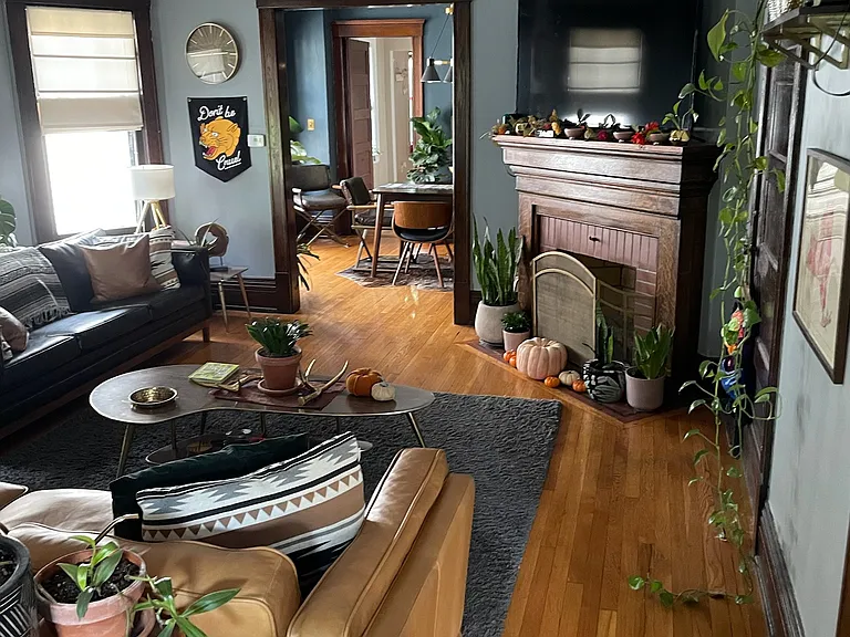 437 Potomac Ave — Photo 2