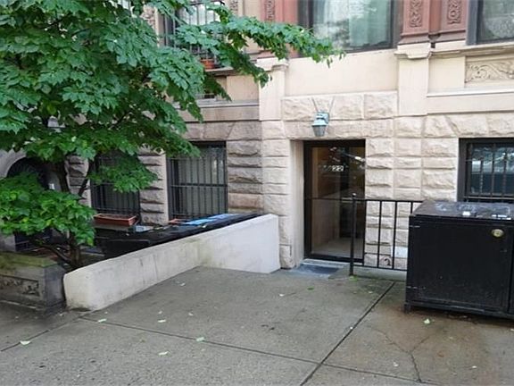 5th image of 22 W 71st St APT 9